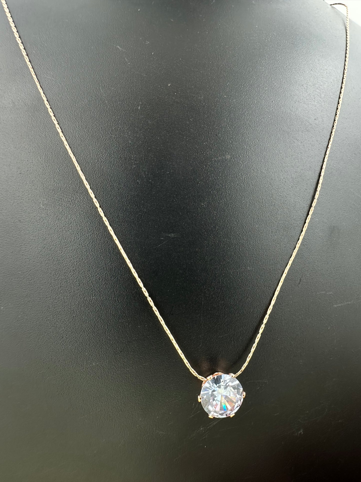 KD1006 - Radiant Solitaire Chain Pendant