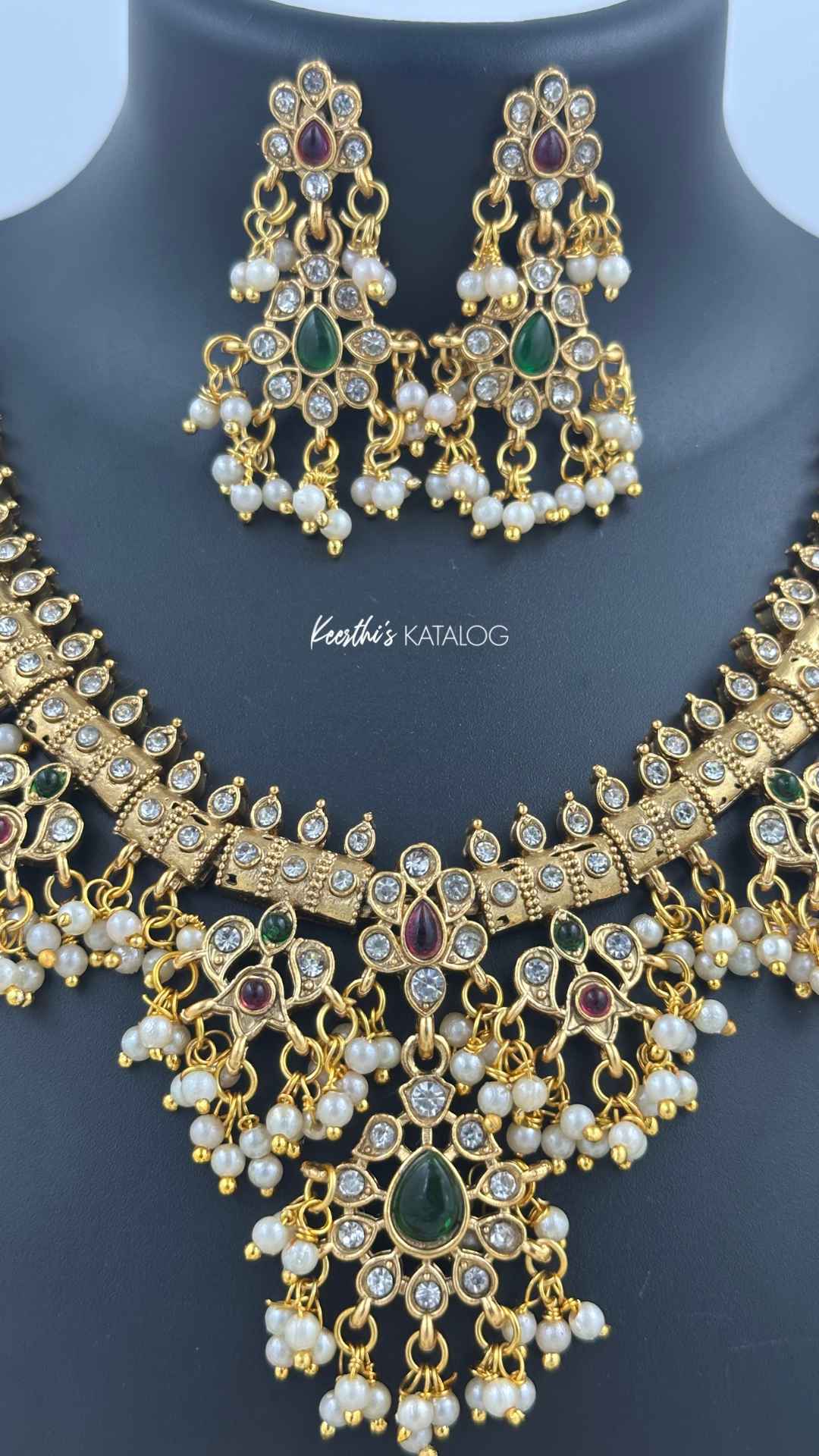 KN1156 - Crowned Grace Necklace Set