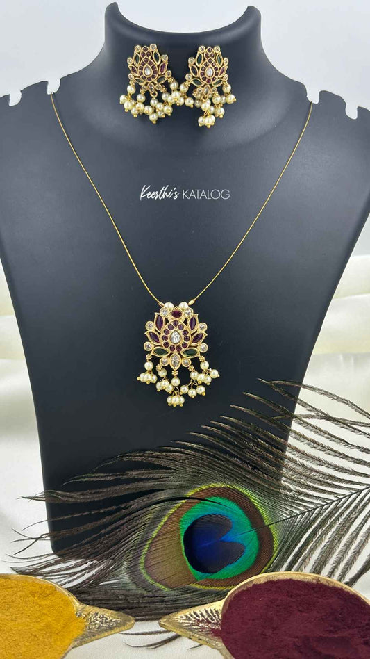 KN1158 - Lotus Leela Necklace Set