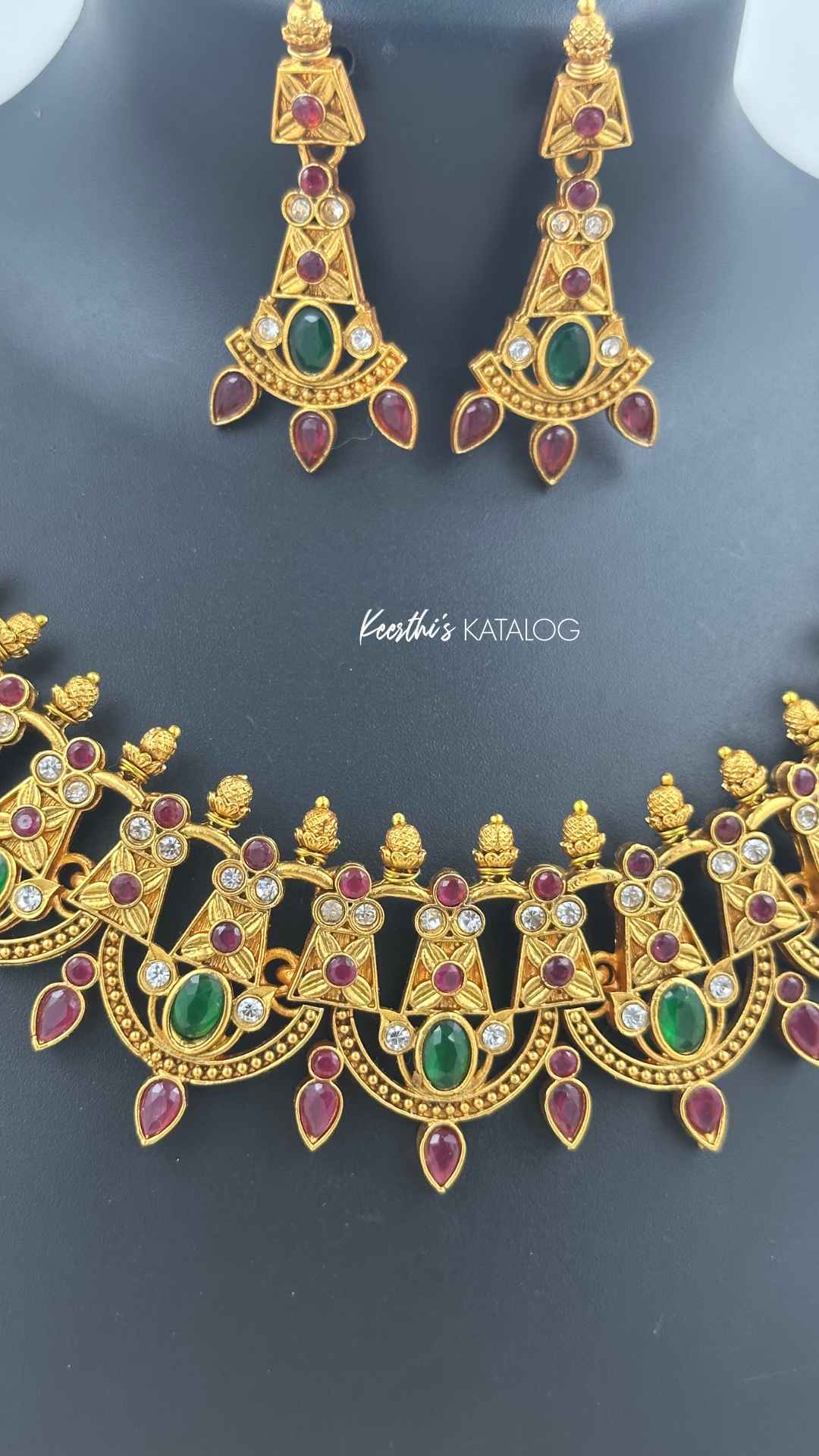 KN1178 - Dynastique Necklace Set