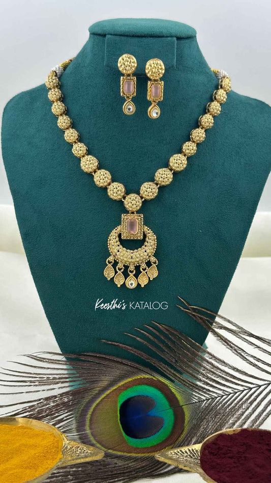 KN1183 - Nilavu Ponmuthu Necklace