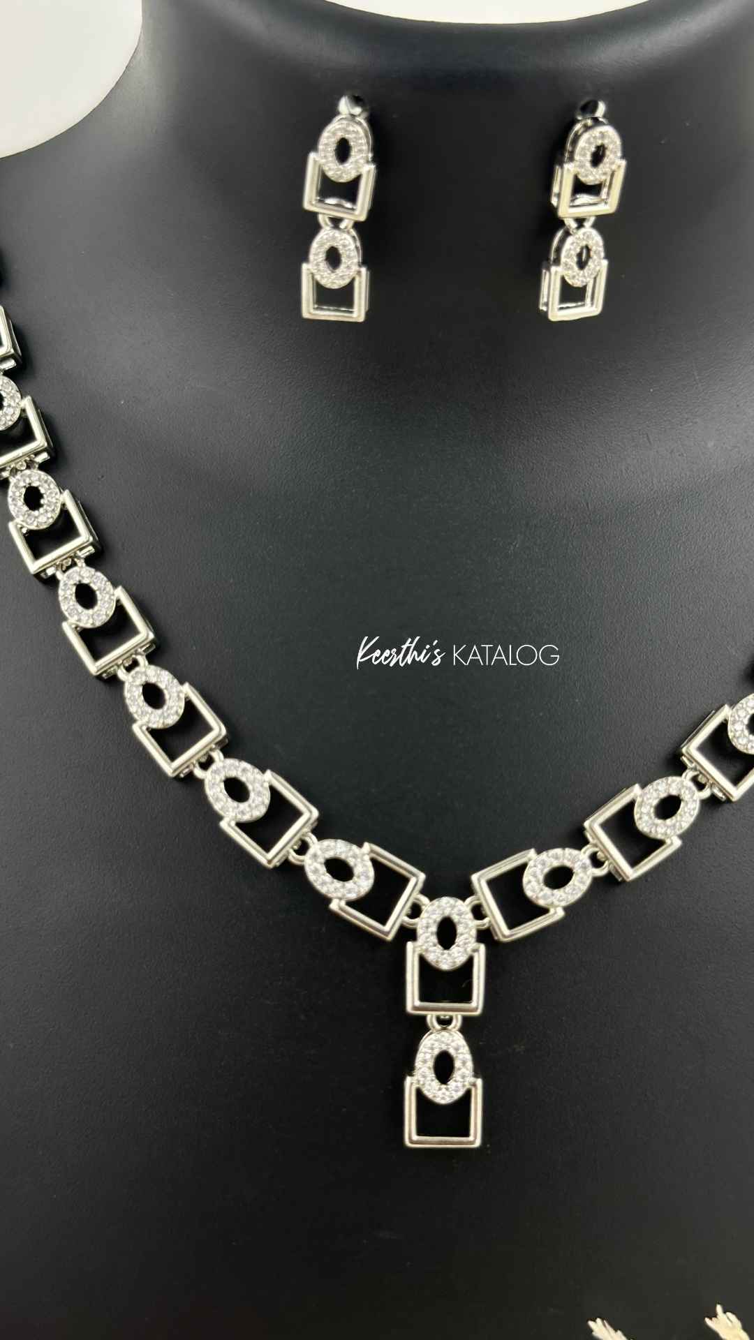 KA1061 - The Aura Velli Necklace