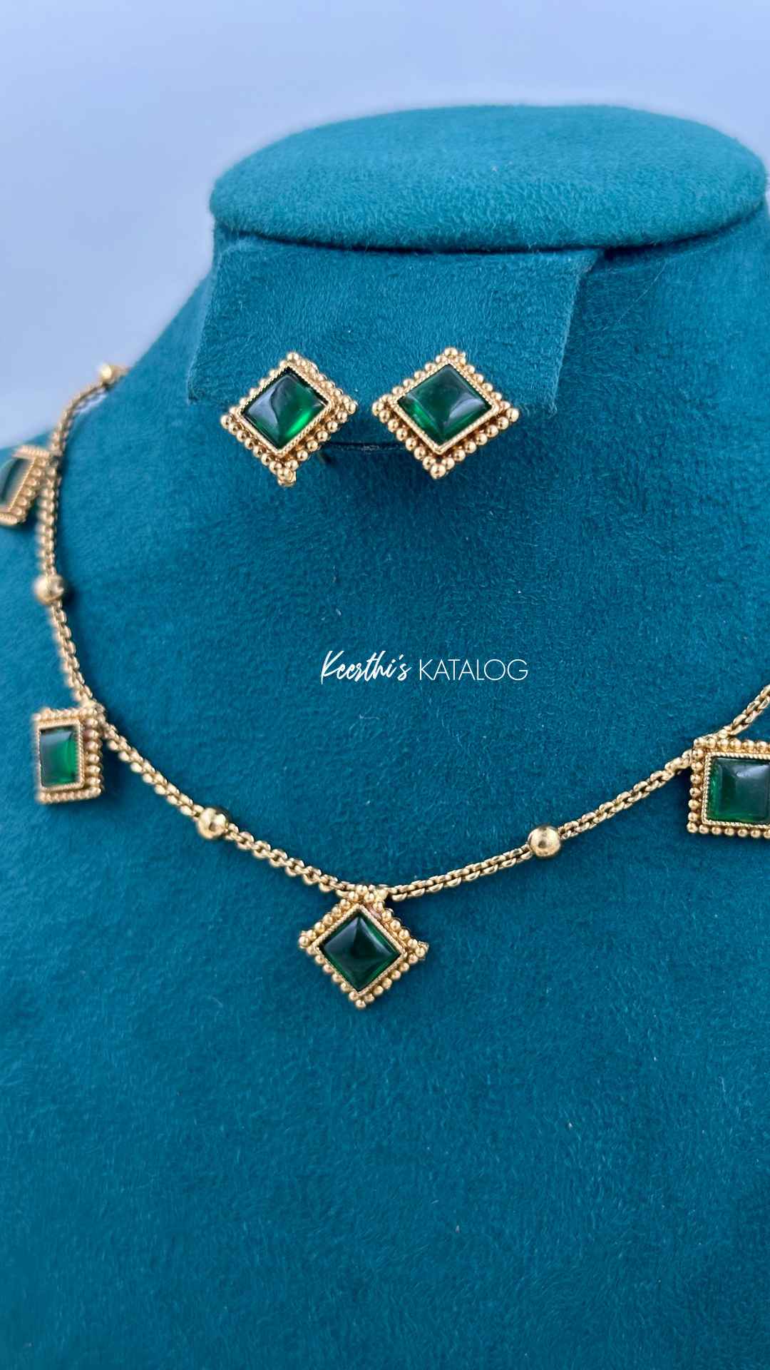 KN1235 - Marathaka Chathuram Maala