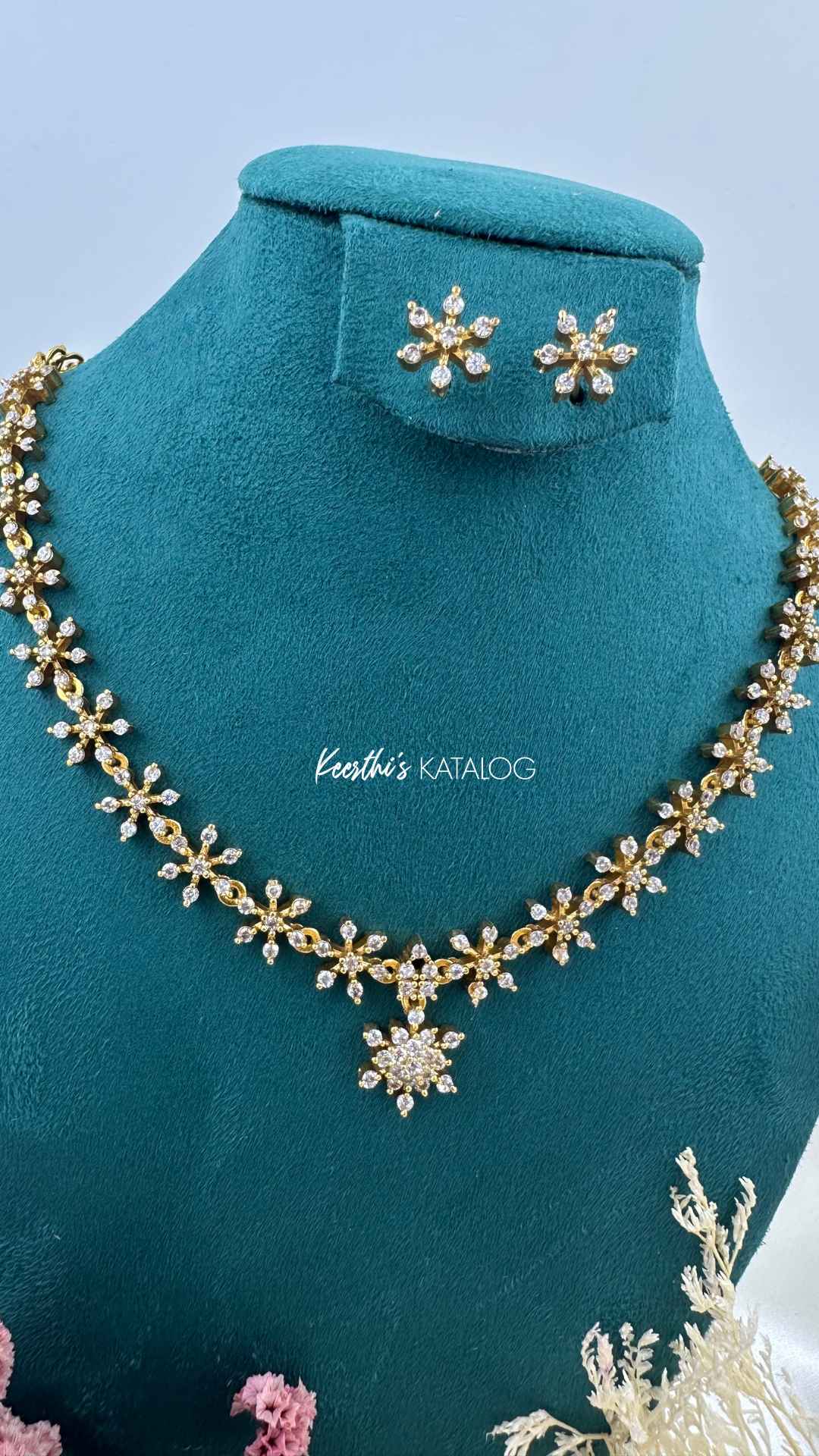 KA1071 - Celeste Poovu Maala