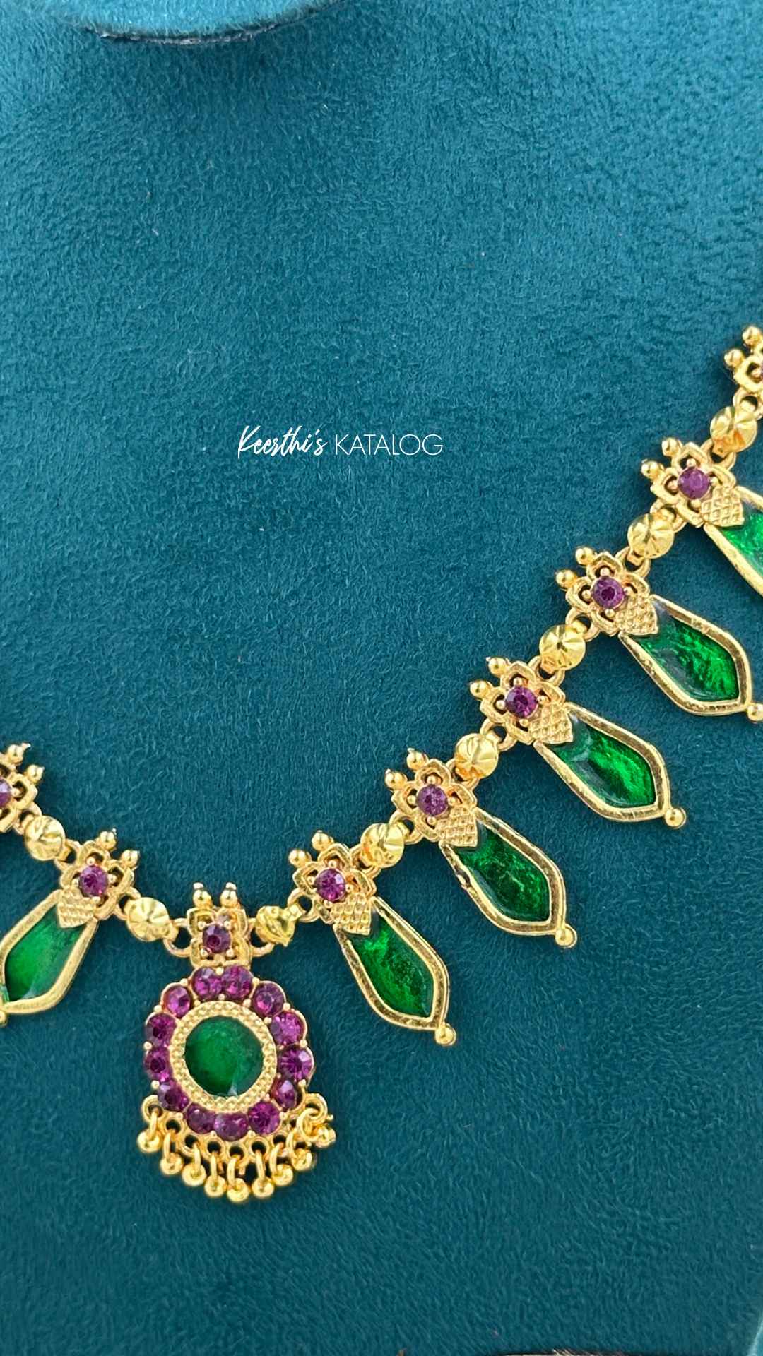 KN1237 - Marathaka Poothali Maala