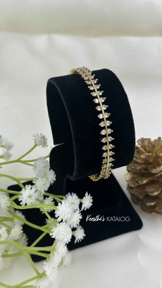 KB1036 - Elysian Marquise Bangle