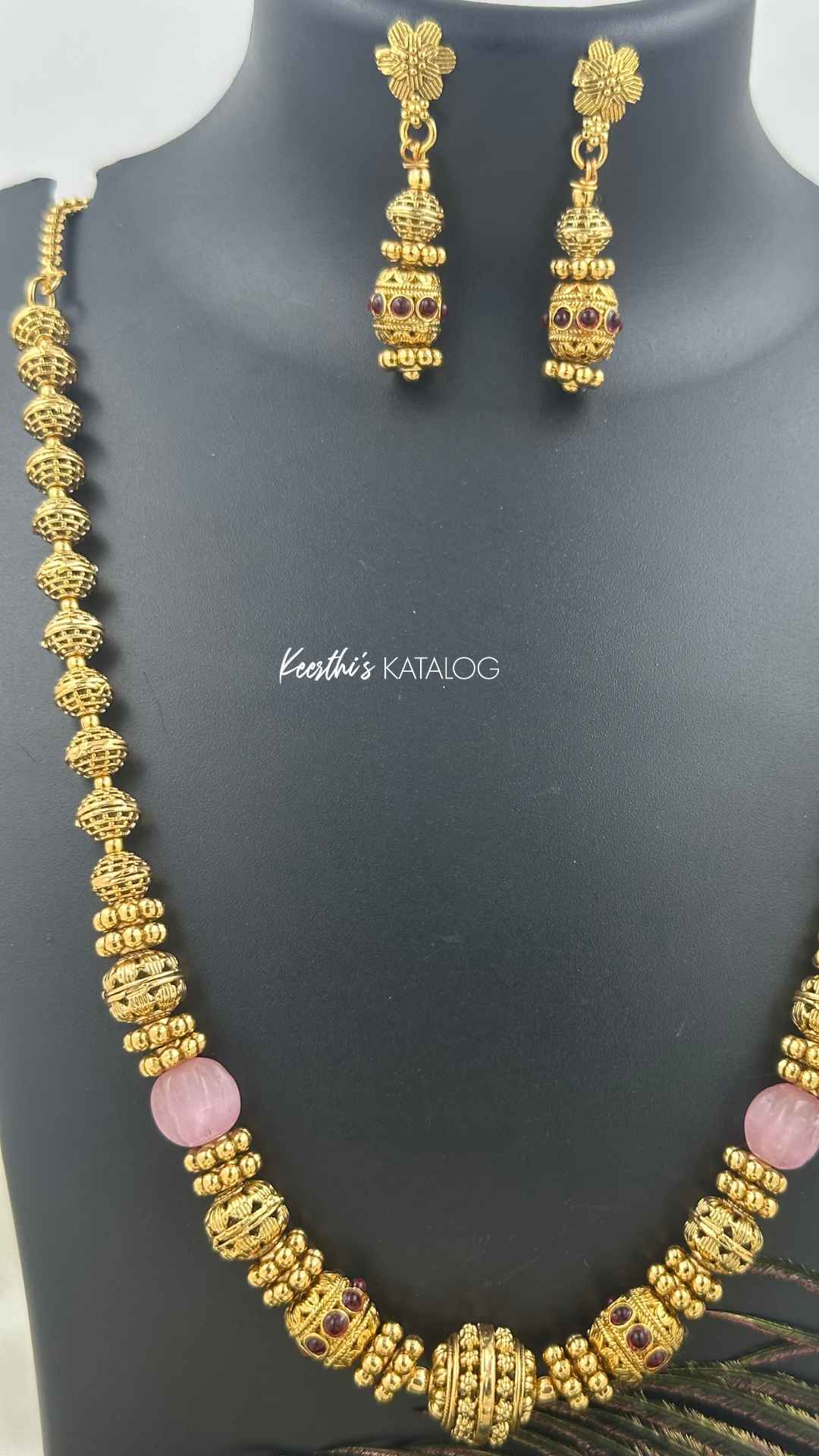 KN1203 - Rosa Orb Necklace