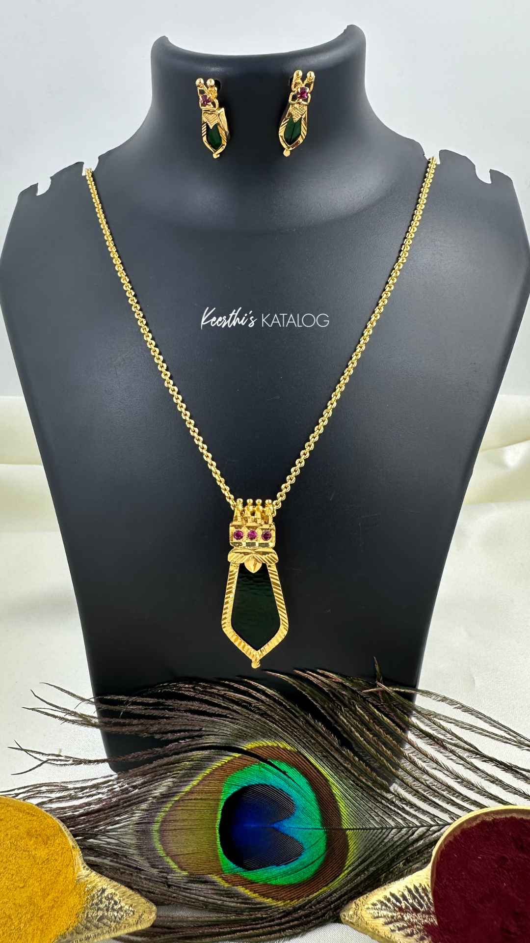 KG1000 - Kerala Nagapadam Chain Pendant