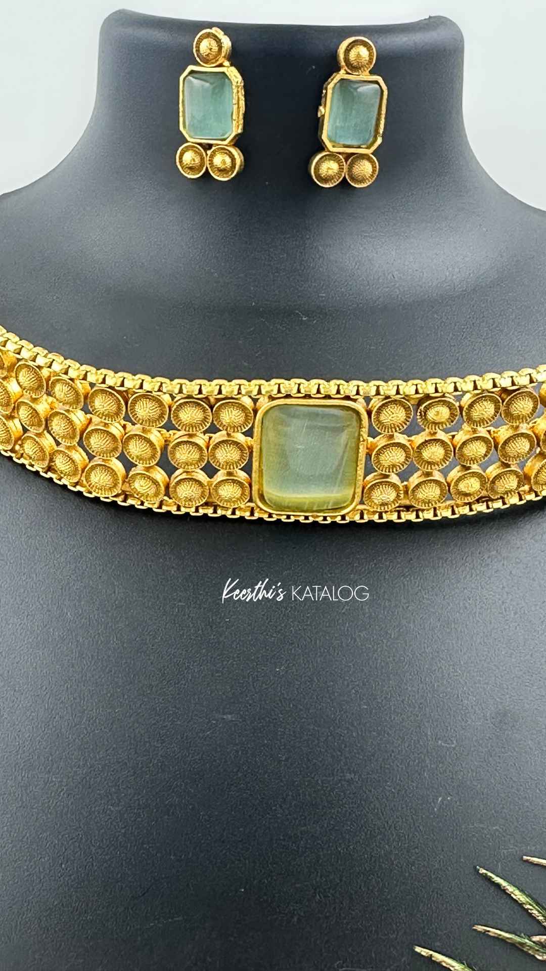 KC1010 - Jade Vilakku Choker