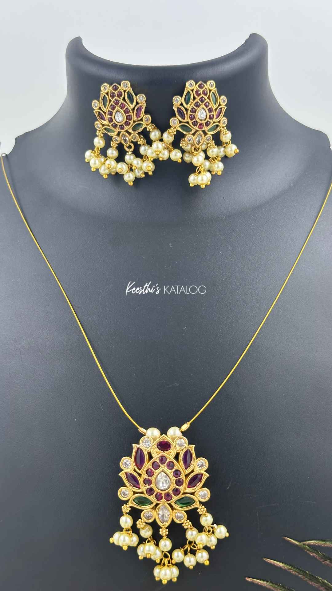 KN1158 - Lotus Leela Necklace Set