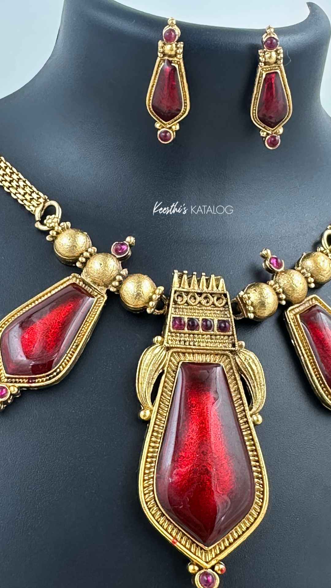 KN1161 - Rakta Radiance Necklace Set