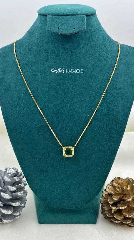 KG1059 - Emerald Halo Solitaire