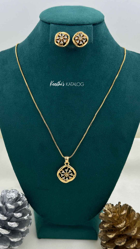 KG1044 - Nova Square Pendant