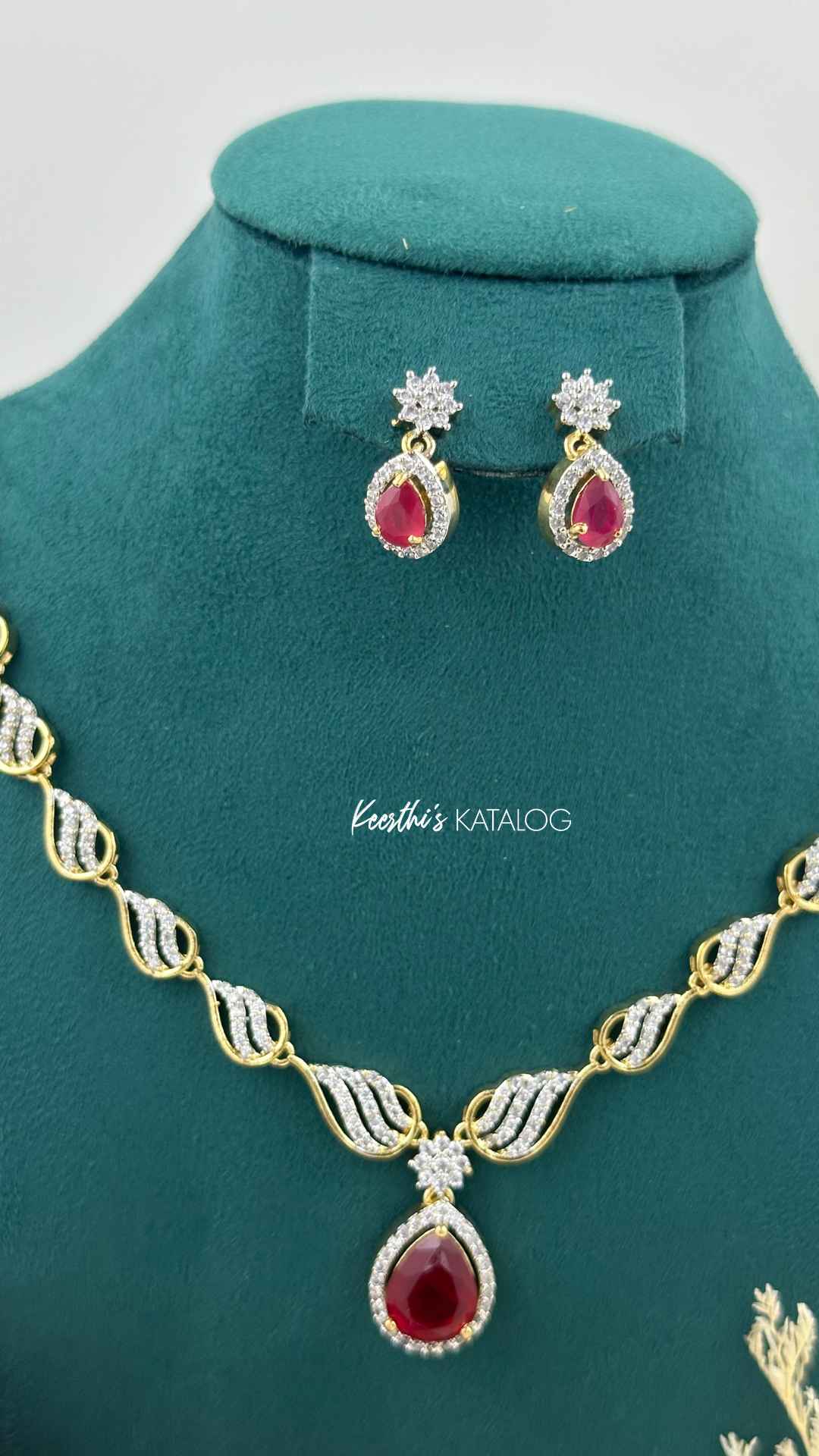 KA1076 - Crimson Vine Necklace