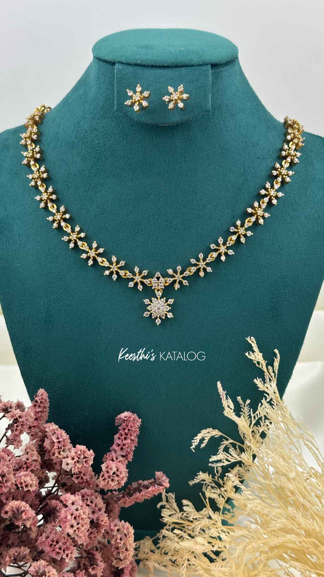 KA1071 - Celeste Poovu Maala