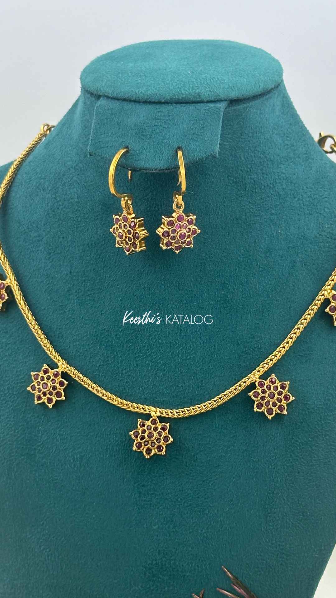 KN1221 - Aster Necklace