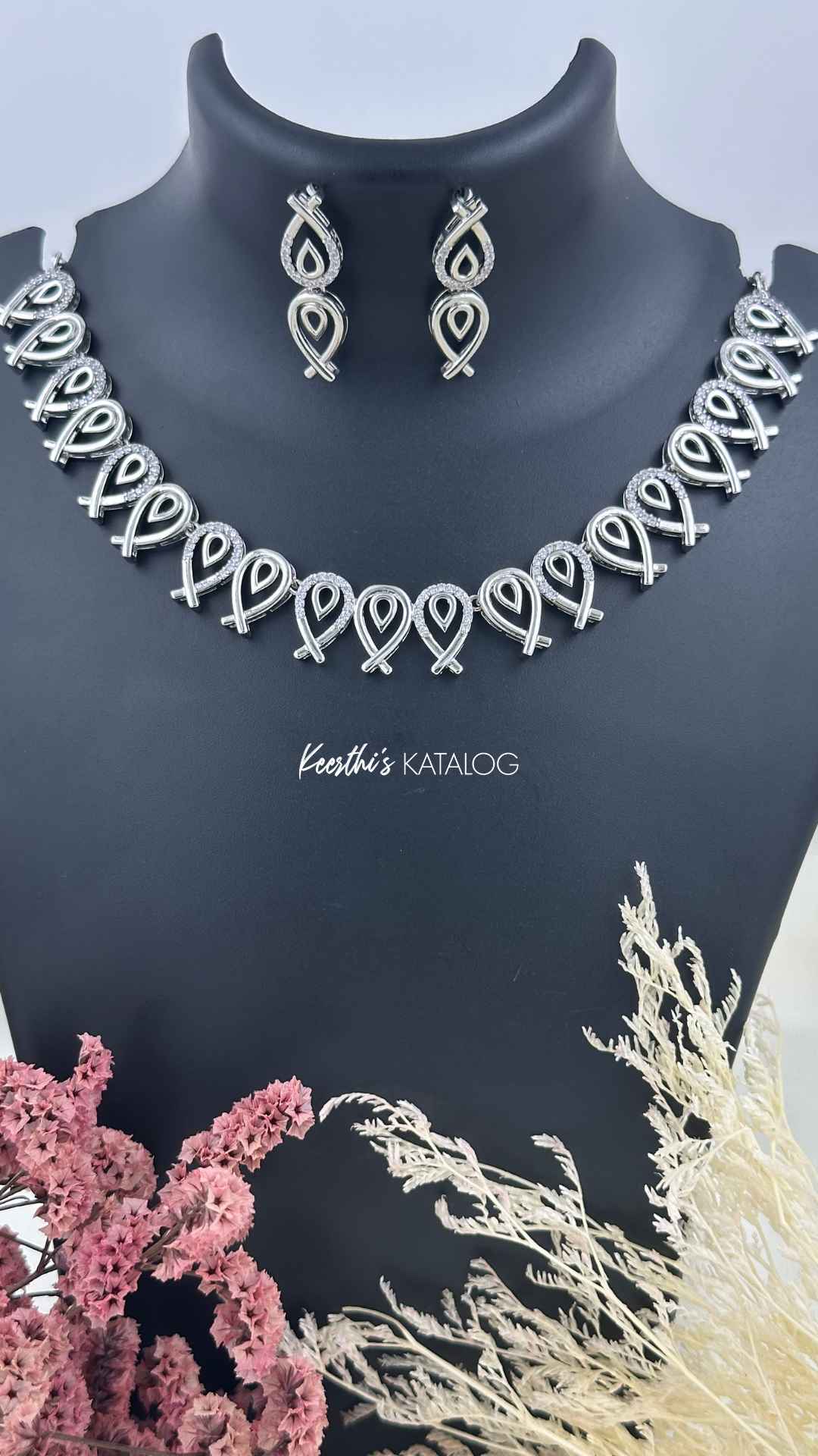 KA1062 - The Infinity Necklace