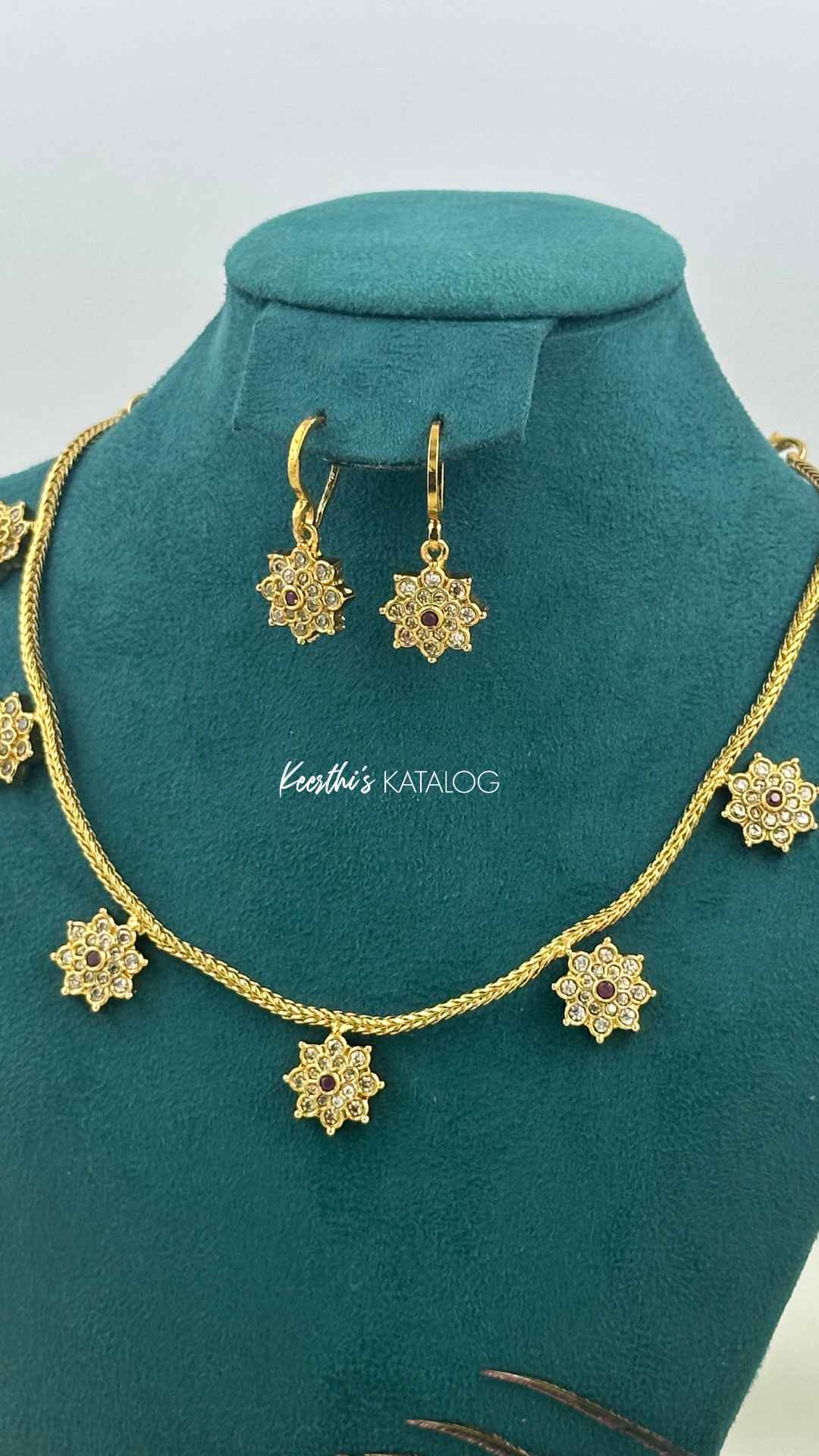 KN1222 - Nova Bloom Necklace