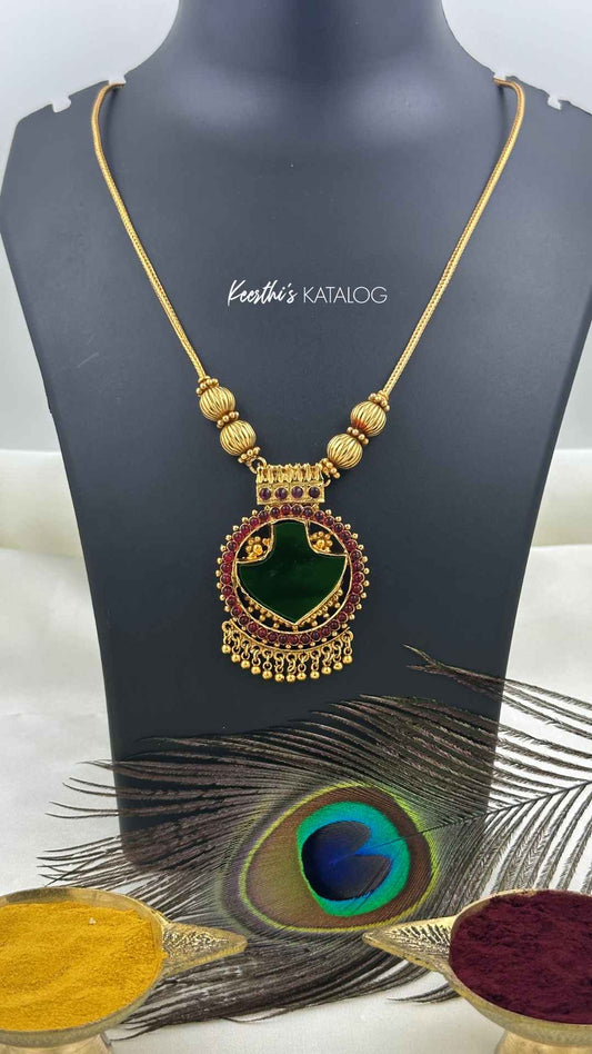 KN1232 - Royal Marathakam Maala