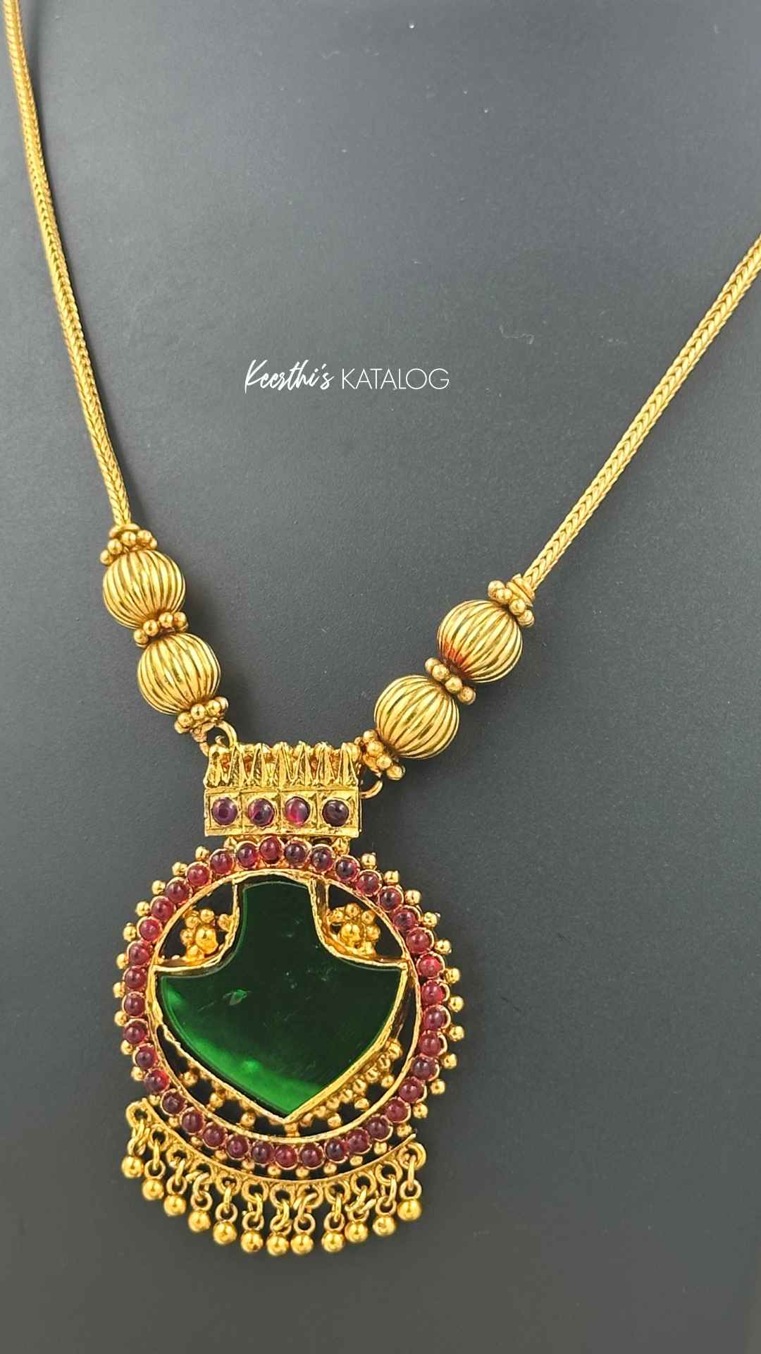 KN1232 - Royal Marathakam Maala