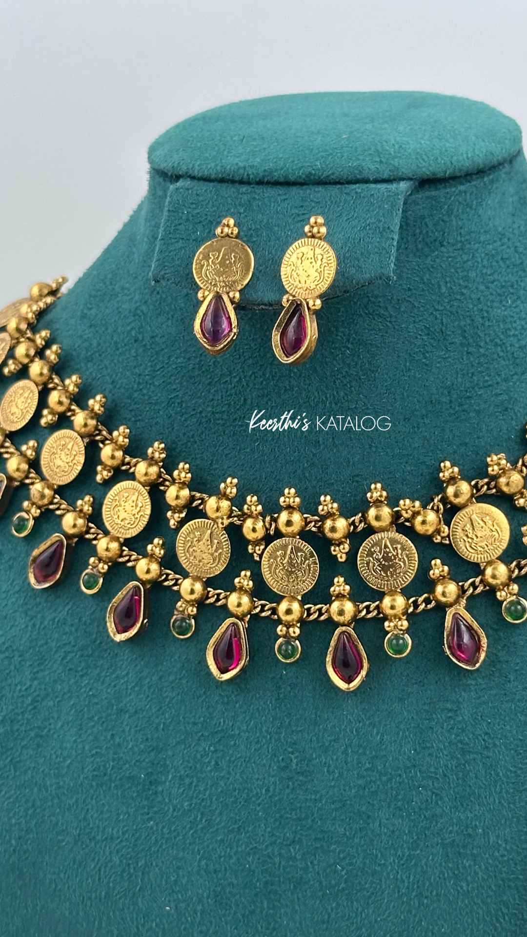 KC1053 - Crimson & Emerald Sovereign Choker