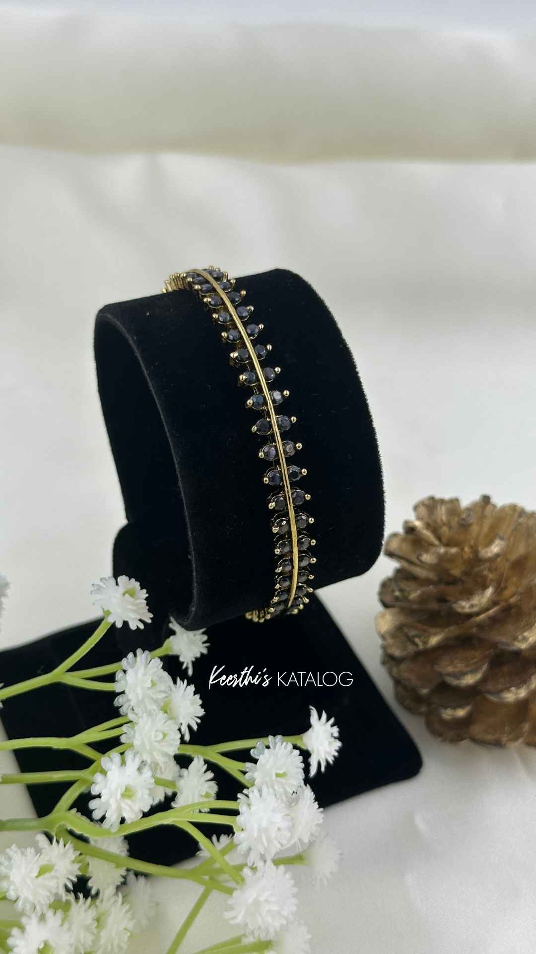 KB1034 - Obsidian Quill Bangle