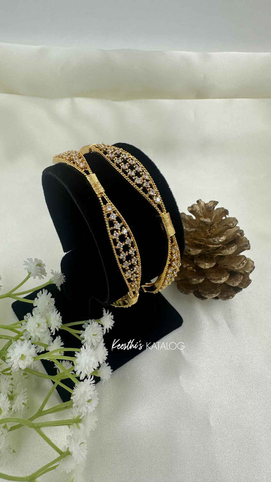 KB1040 - Celeste Lattice Valakal - Set of 2